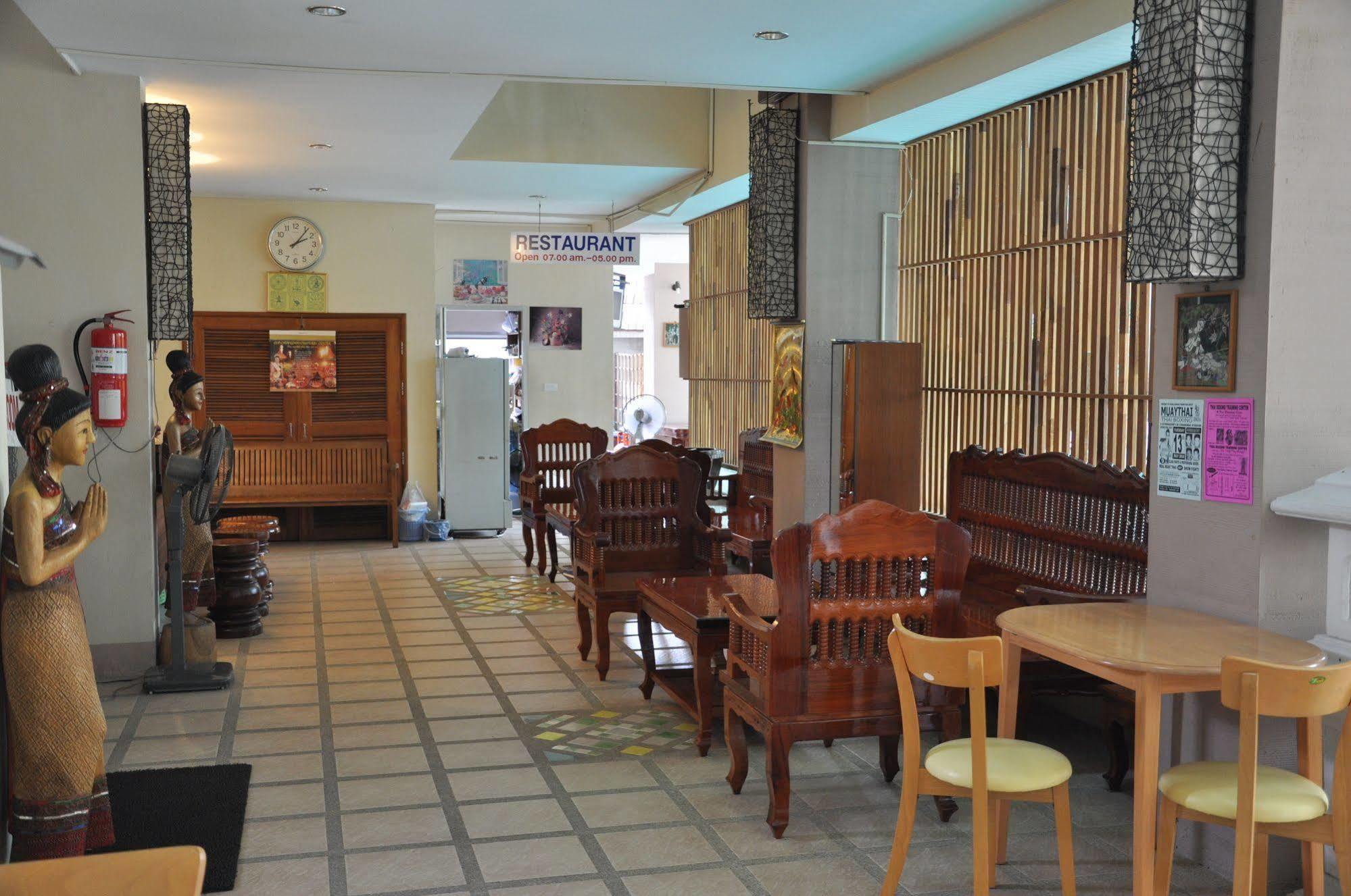 Thaphae Garden Guesthouse チエンマイ エクステリア 写真